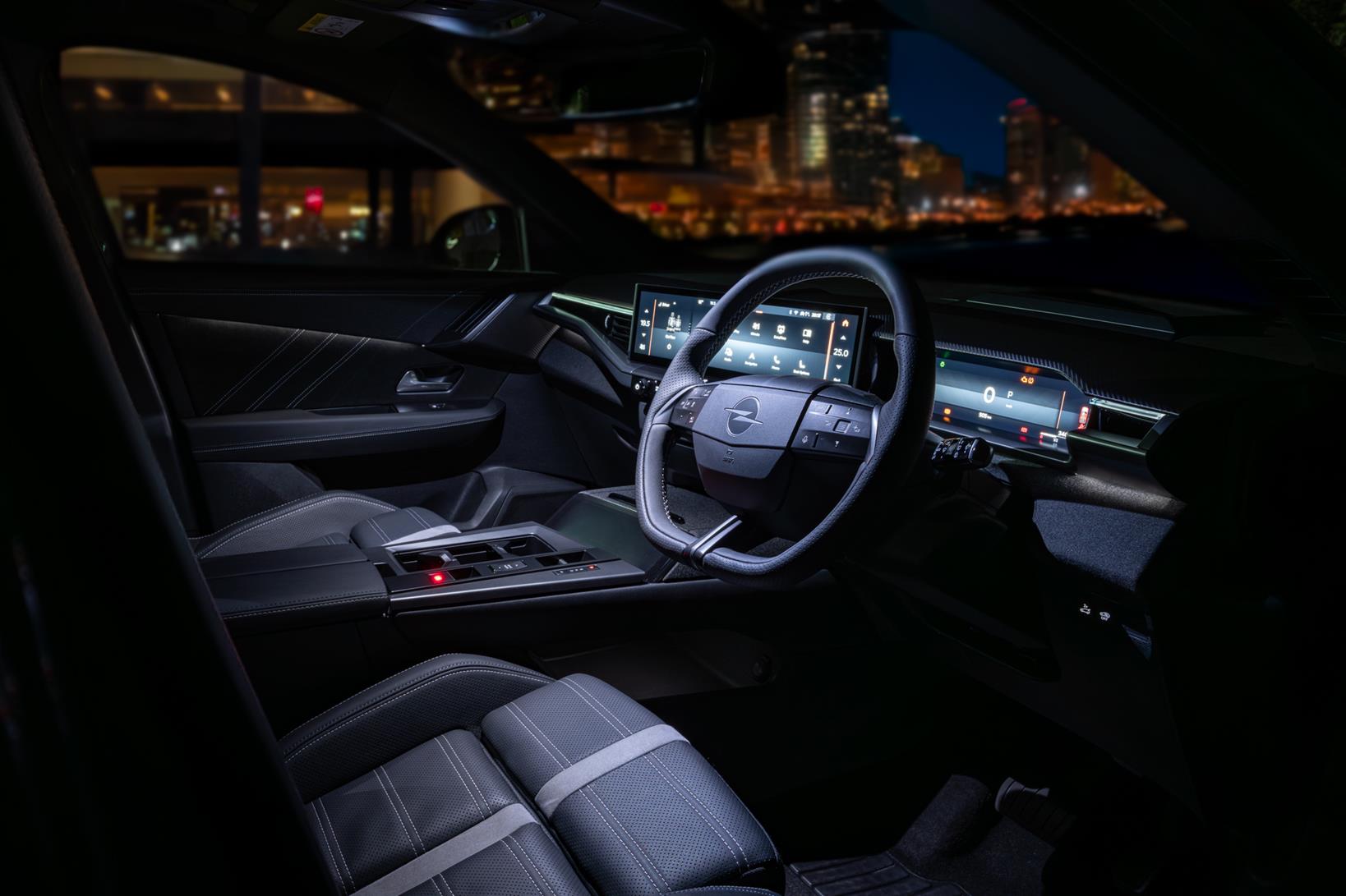 Launched in South Africa in July 2025, the new Opel Grandland combines made-in-Germany design, comfort- and safety-focused technology, and reliability in a package aimed at family buyers and long-distance drivers.