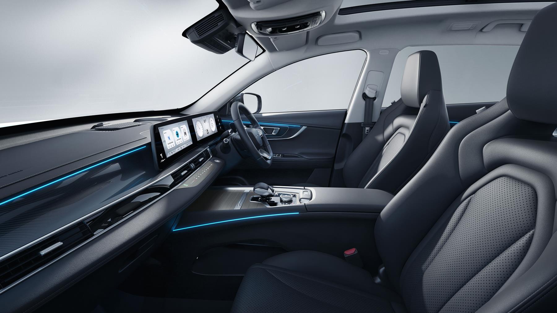 This system offers consumers a comprehensive solution that integrates urban commuting and long-distance travel, all in one vehicle.