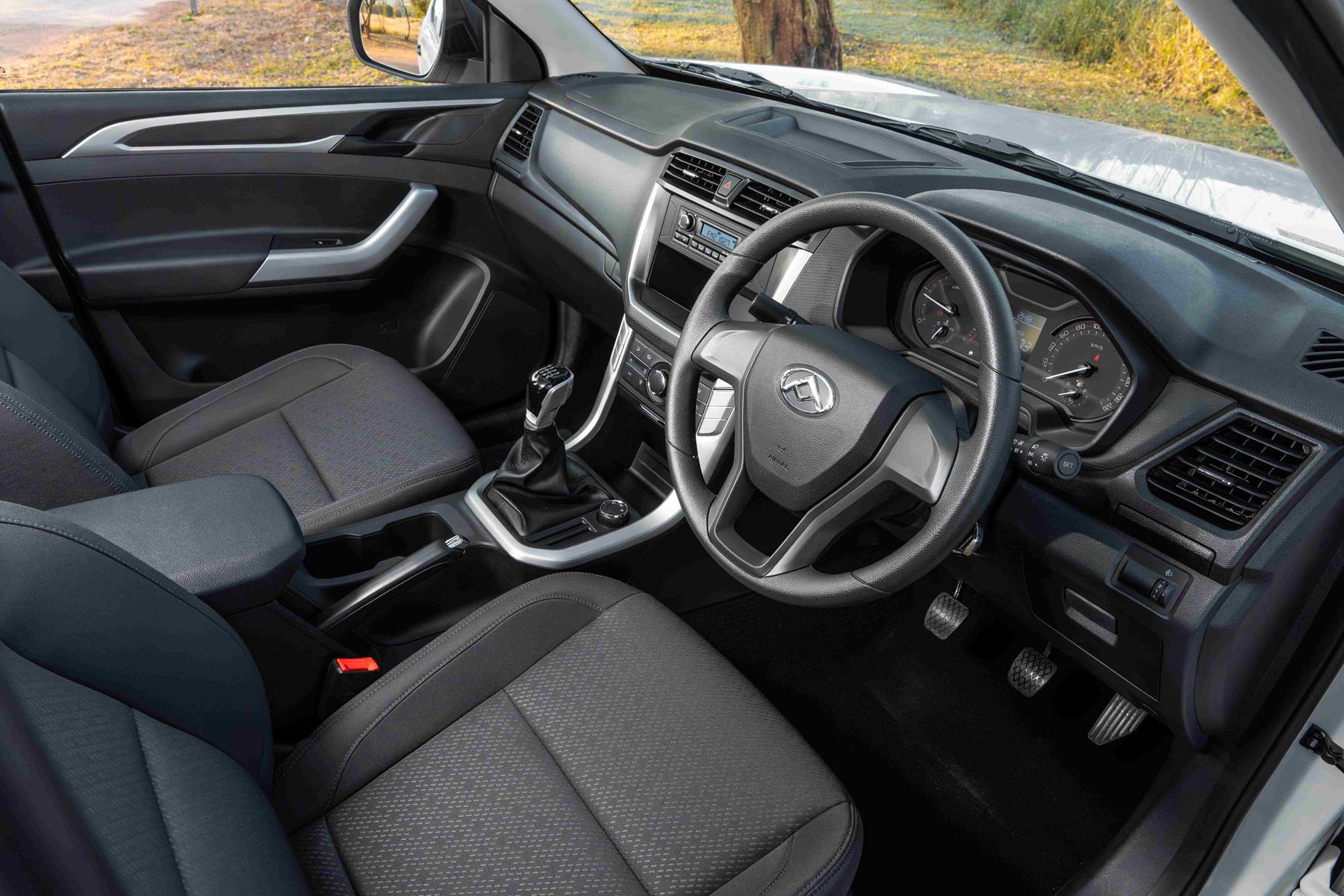 1800LDVT60UtilitySingleCabinterior2.jpg