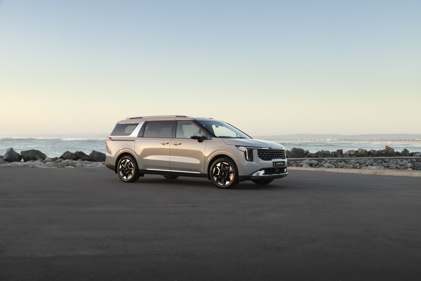 The New Kia Carnival. Live a big life