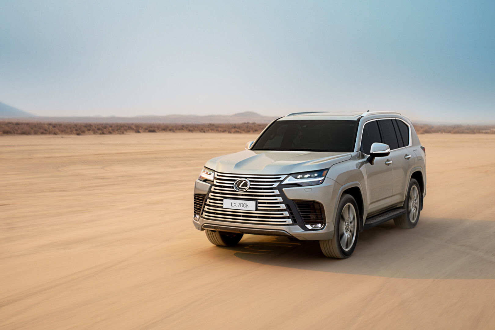 Lexus introduces the new LX 700H Urban