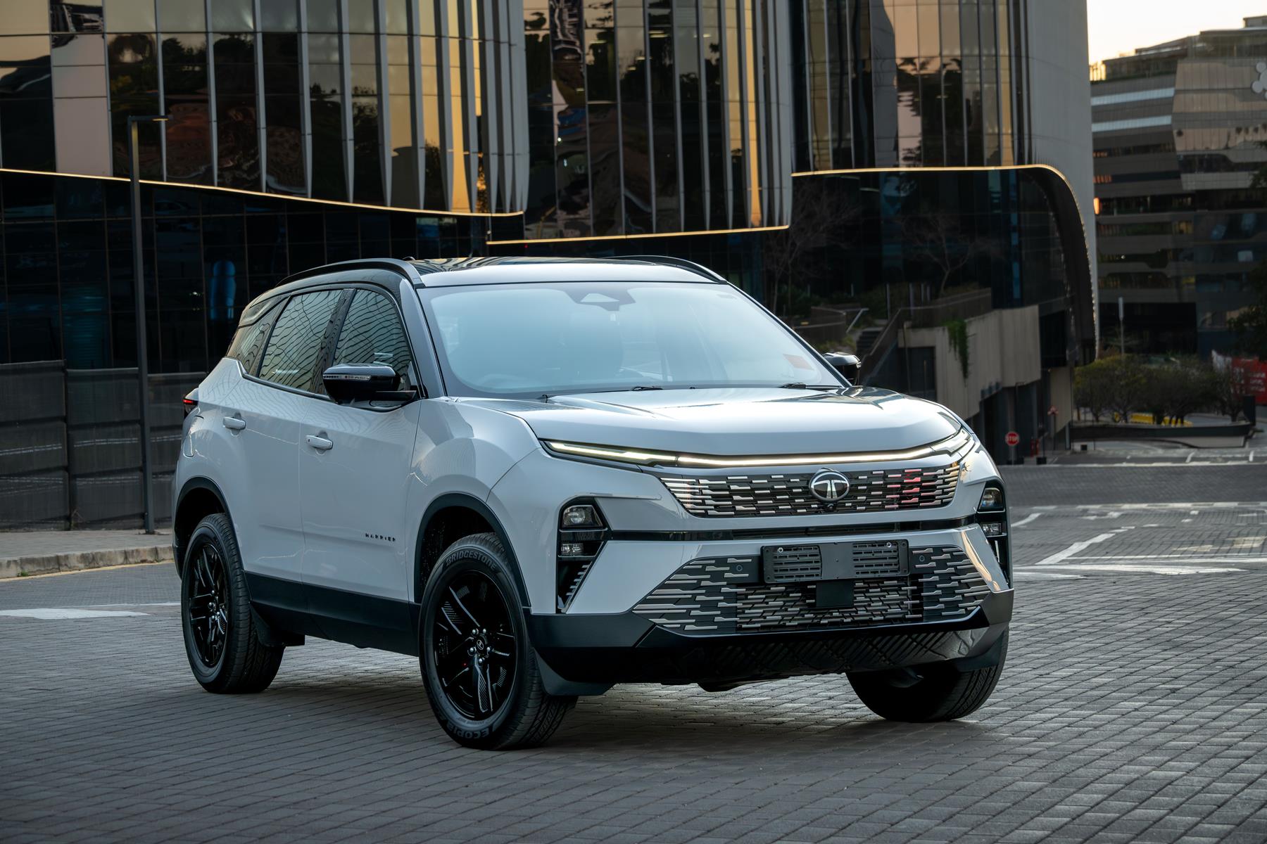 Tata Motors Passenger Vehicles Unveils the New Tata Harrier – Bold, Built on the Omega Arc platform and Technologically Advanced