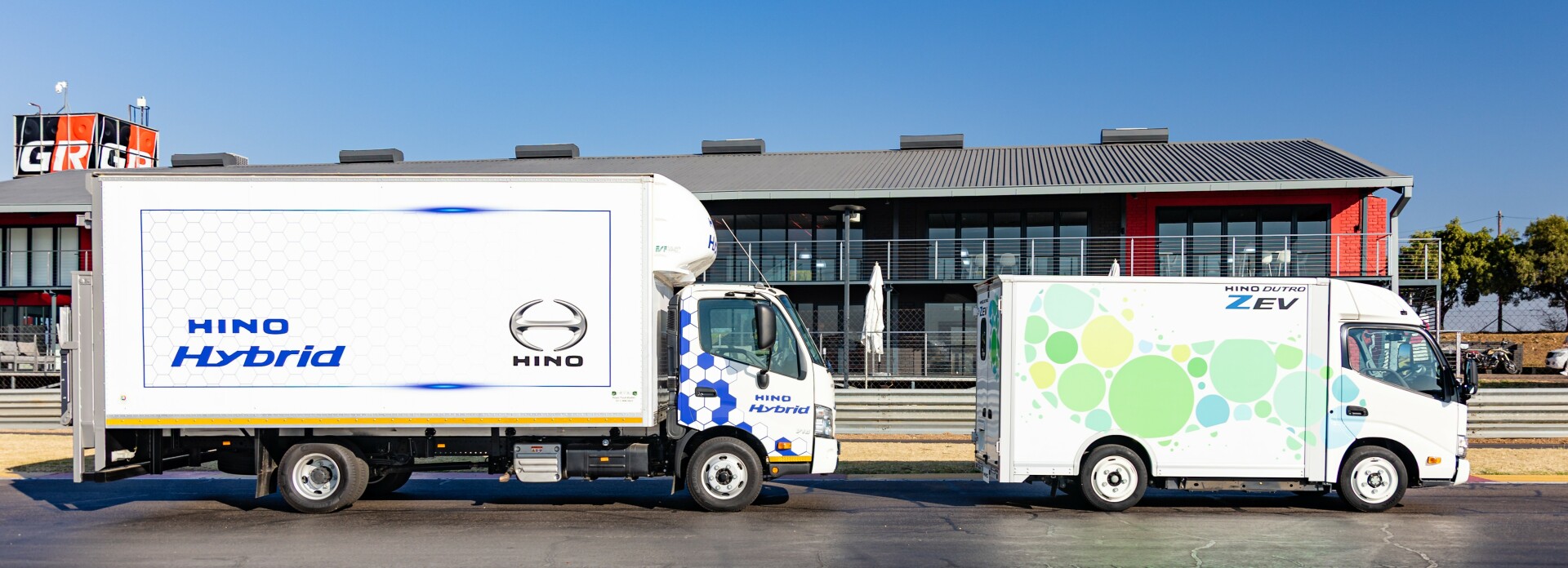 Hino demonstrates its support for new energy vehicles 