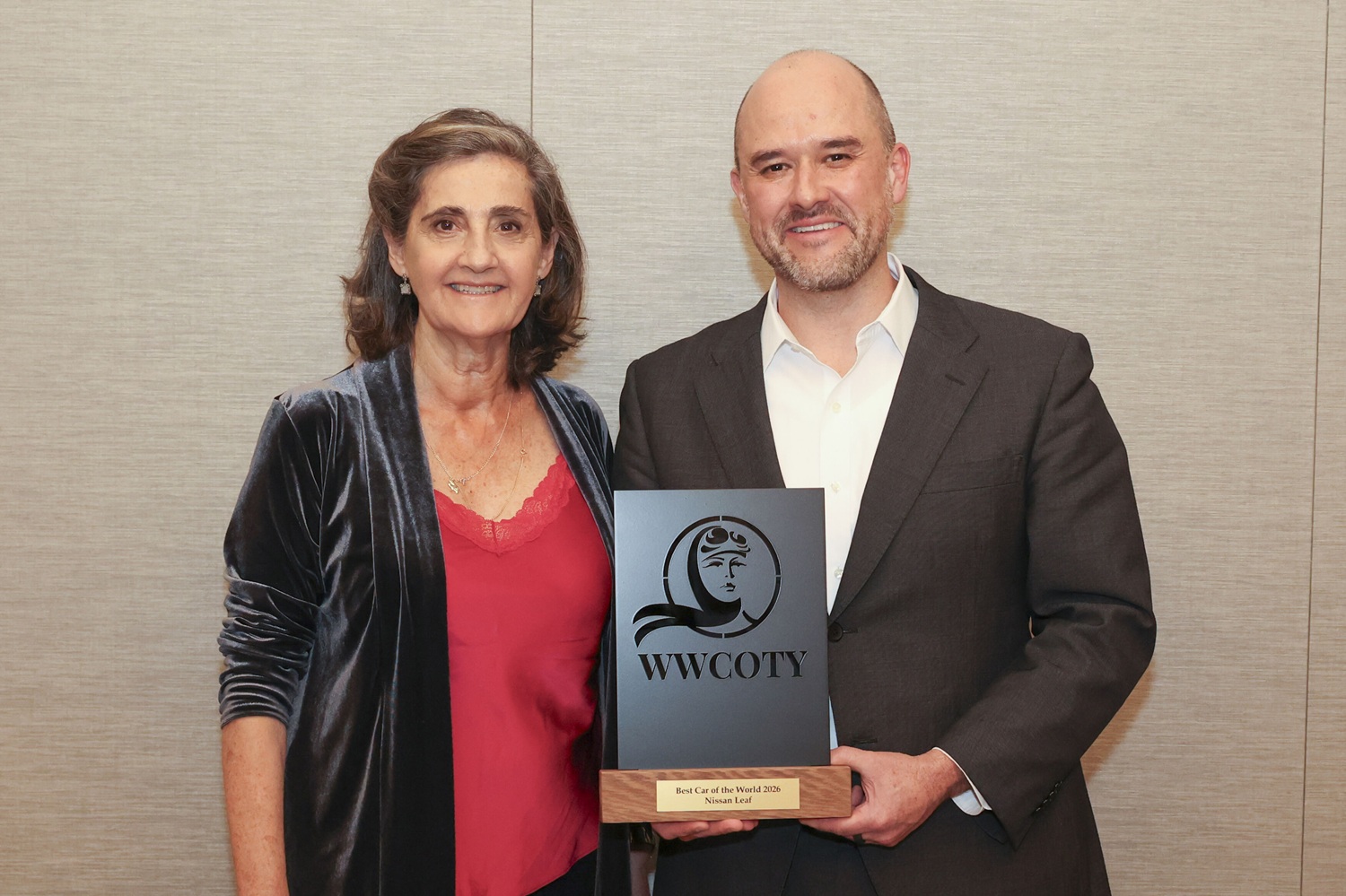 WWCOTY Jury Presents the Supreme Winner Award to the Nissan LEAF in Japan