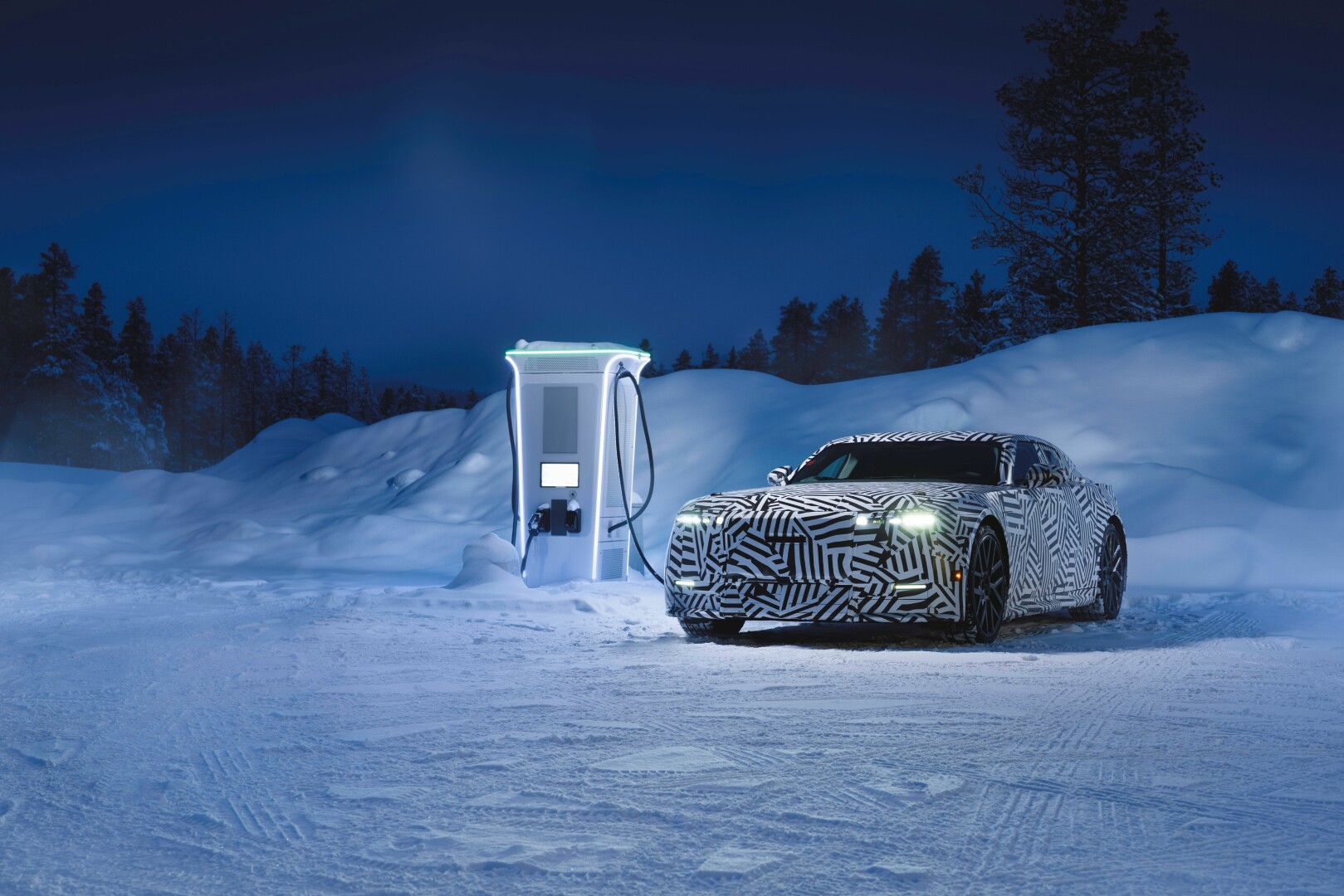 Captivating, composed, comfortable: Jaguar luxury GT begins latest season of winter testing 