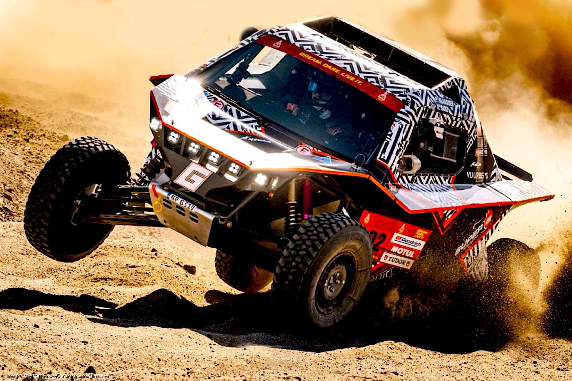 Dakar: Klaassen makes history, Ford bites back