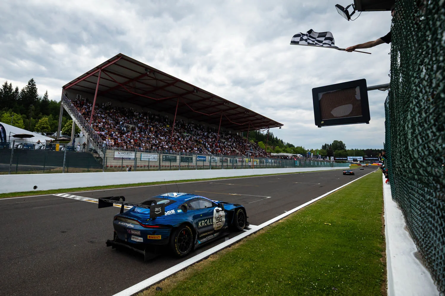 Championship-leading Vantage on podium at Sahlen’s Six Hours of the Glen