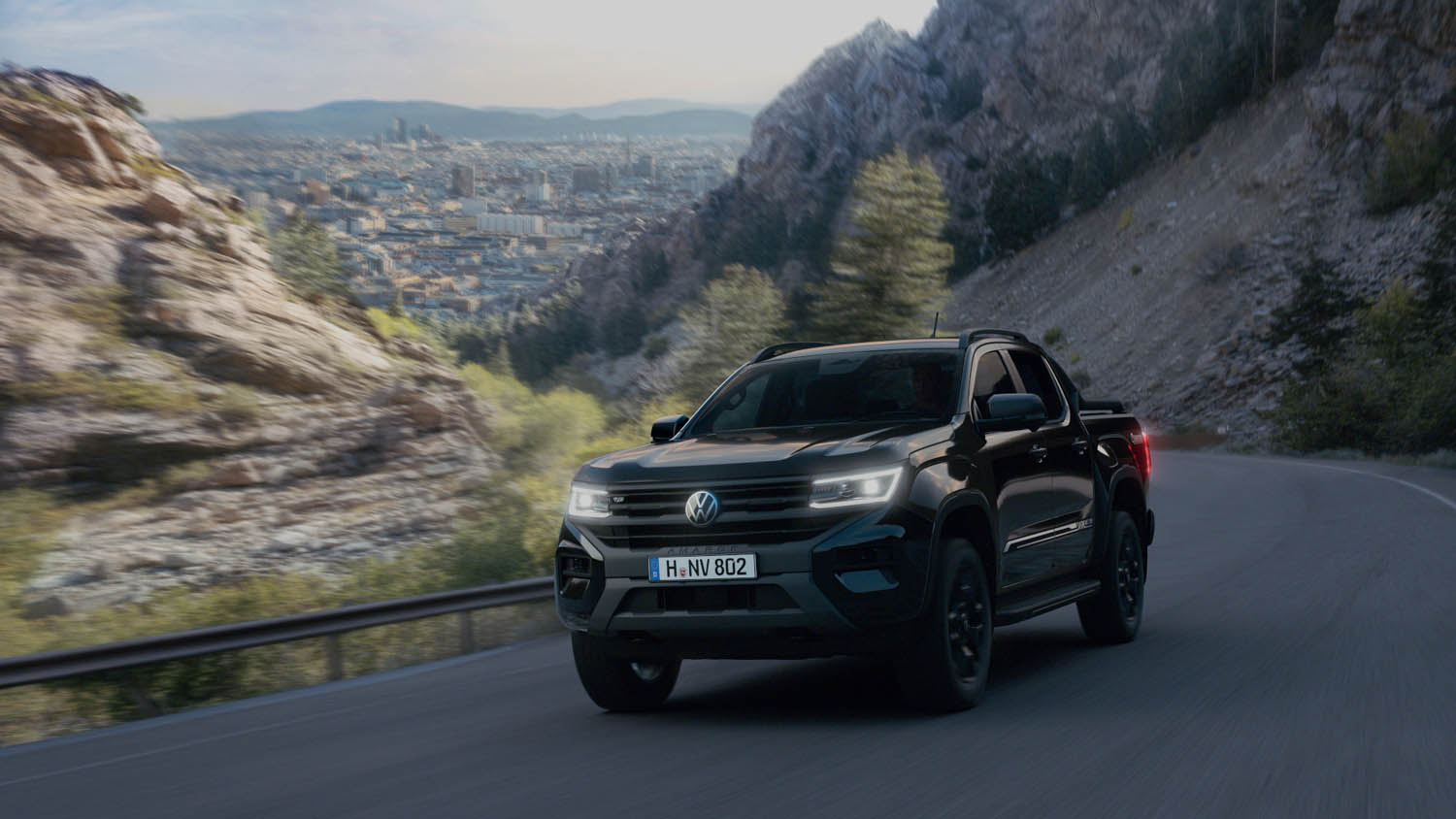 Volkswagen strengthens Amarok model line-up with introduction of the Dark Label