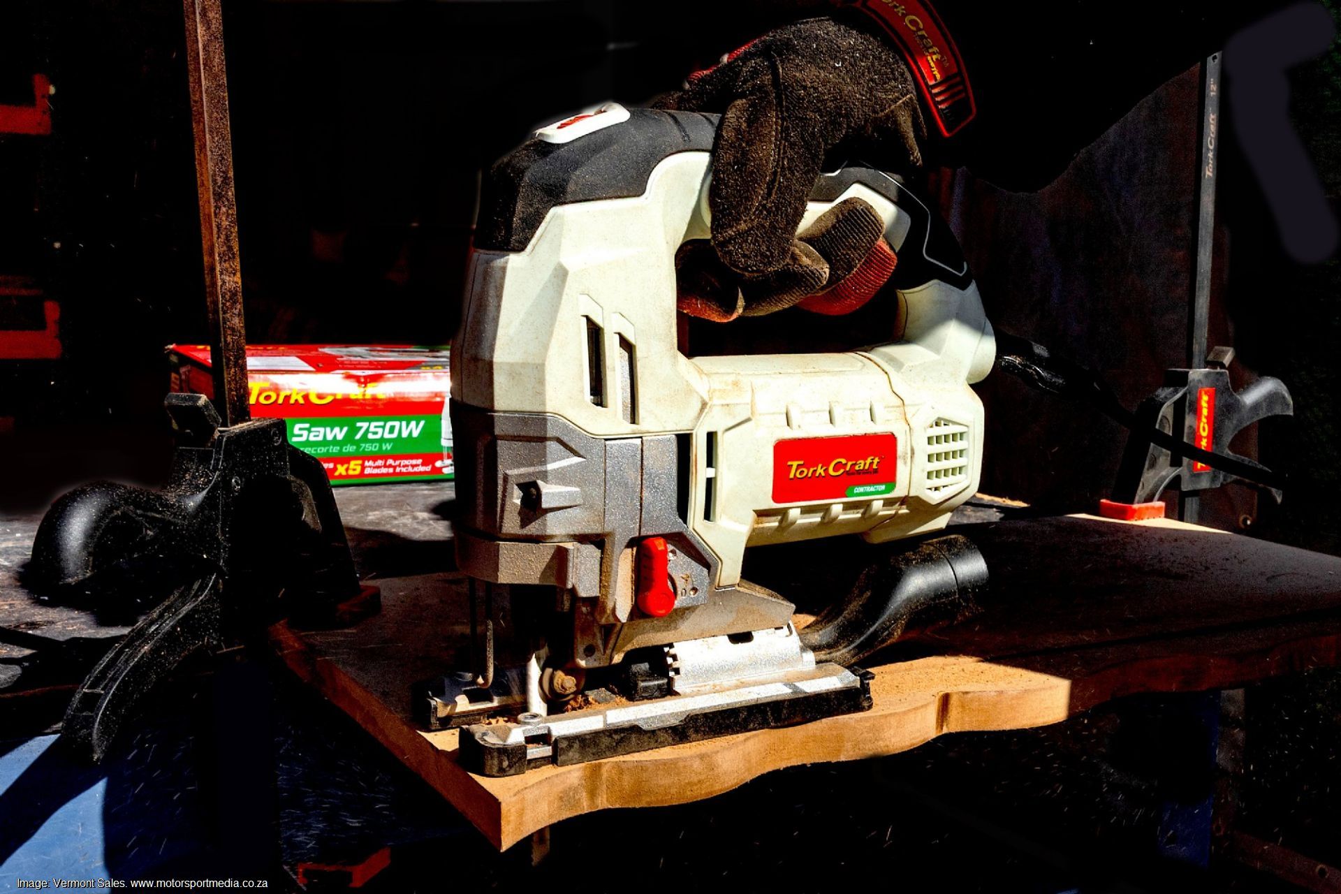 Tork Craft's 750W Jigsaw: cut to perfection