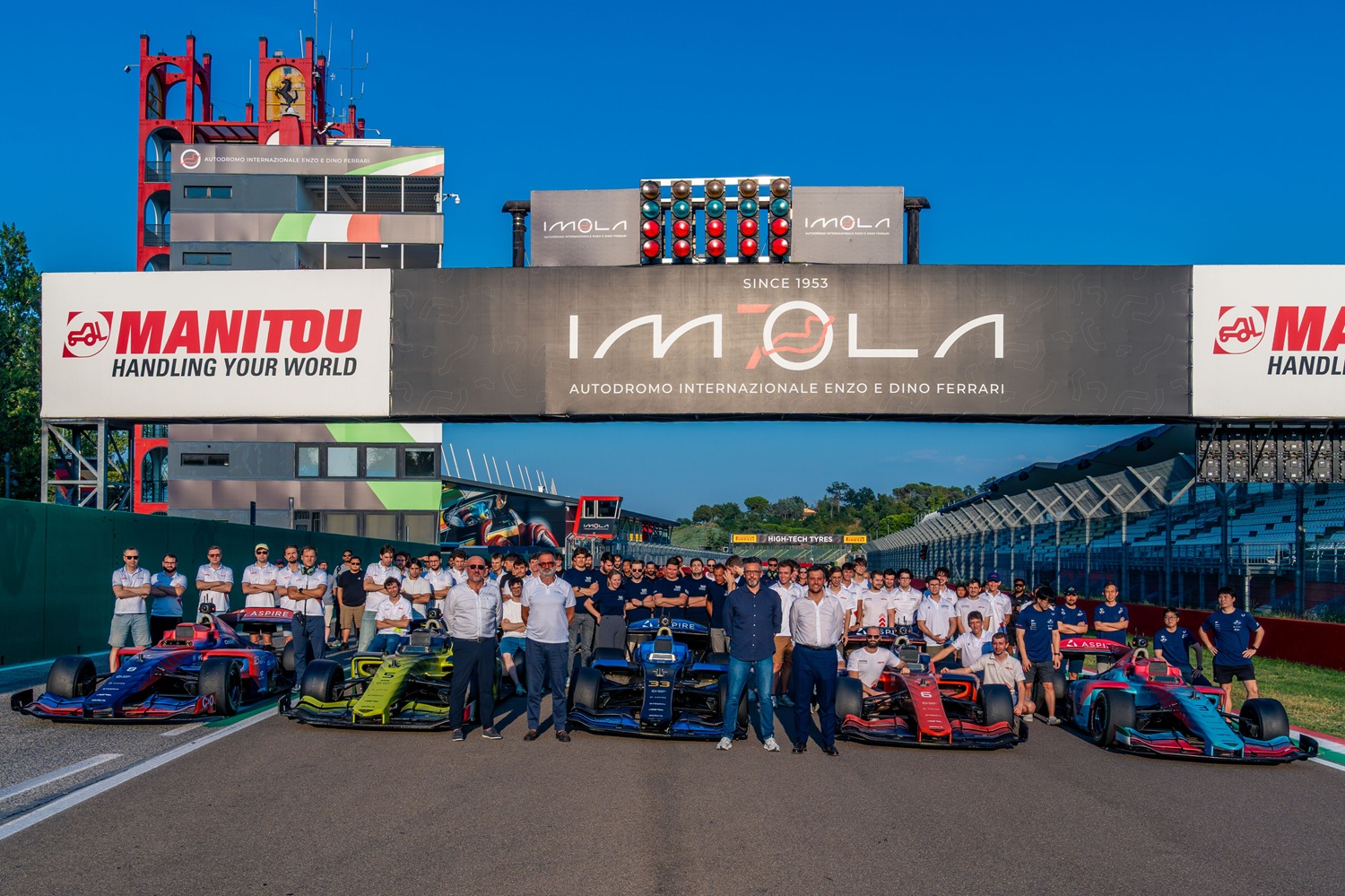 A2RL Sets New International Benchmark with Europe’s First Five-Car Autonomous Race