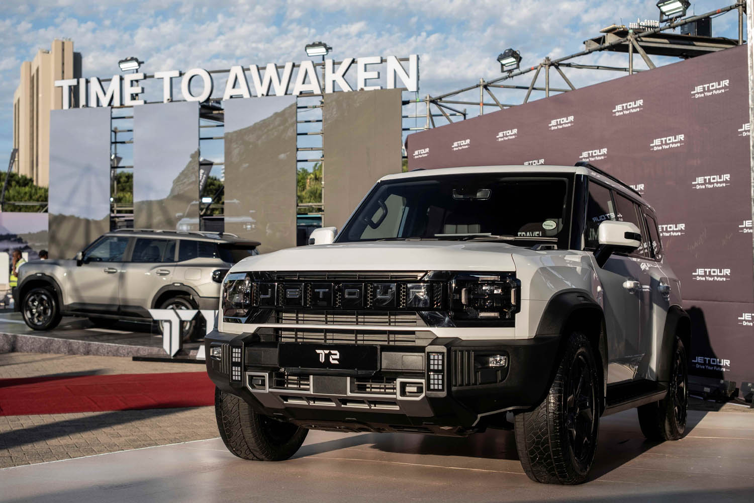 The Jetour T2 is the more rugged and adventure-ready model in the series, delivering off-road performance and sophisticated comfort across three exciting variants