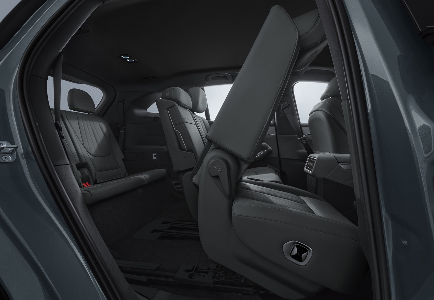 Technology also plays a central role in defining the ATTO 8 experience. 