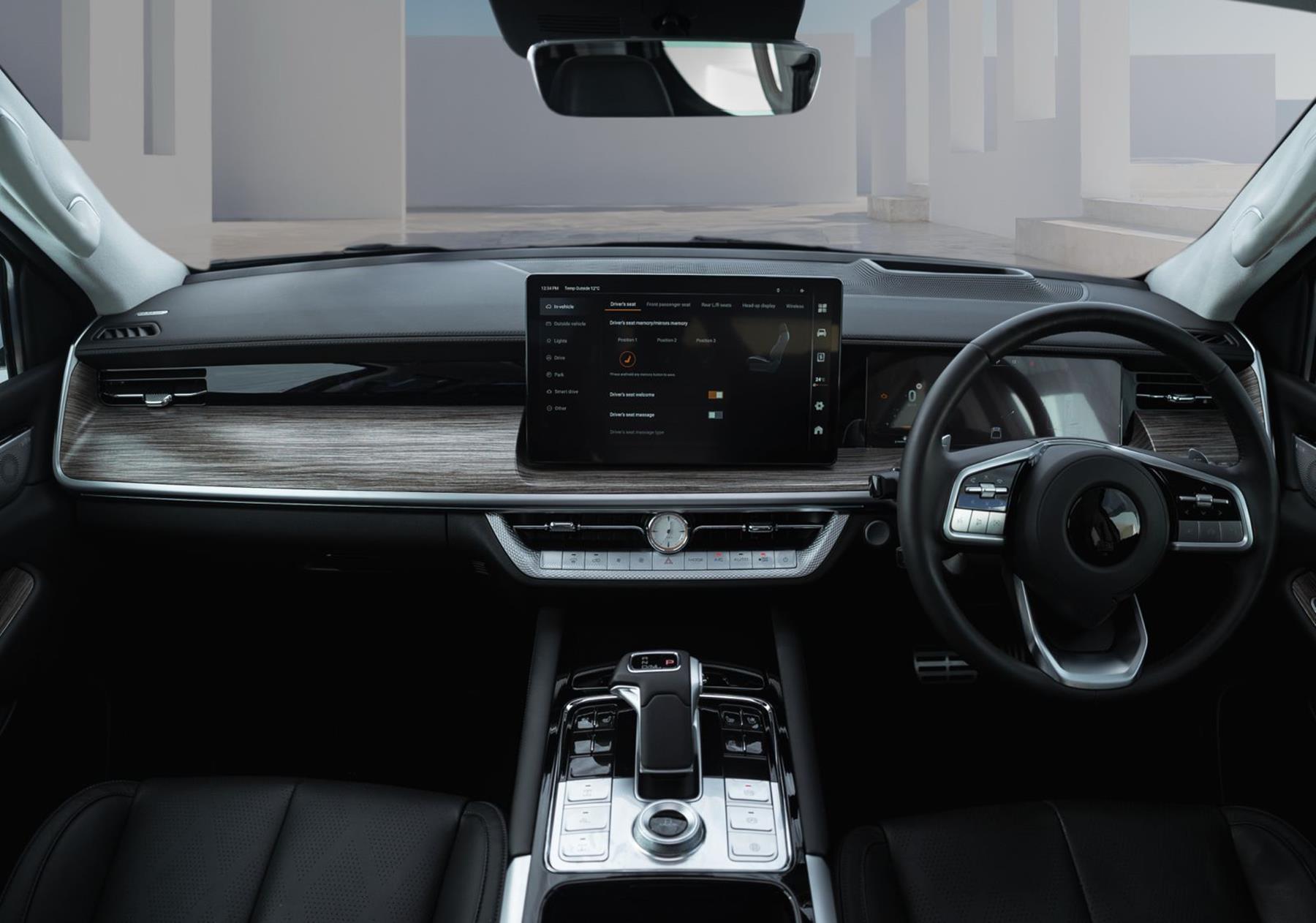 CABIN COMFORT THAT CHALLENGES THE SUV SEGMENT