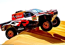 Lategan, Cummings fight back at Dakar