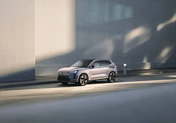 Volvo Cars reveals the new XC70 – a plug-in hybrid for every journey 