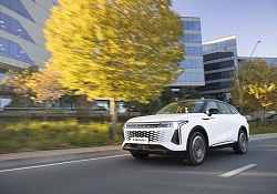 OMODA launches C9 PHEV in South Africa, offering 150 km electric range, 440 kW of power, and flagship-level luxury
