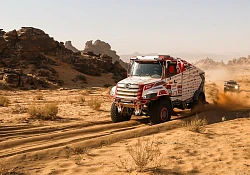Hino scores record 34th consecutive finish in Dakar Rally