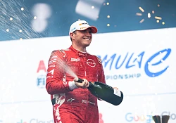 Nissan Formula E Team secures podium in dramatic Season 12 opener 