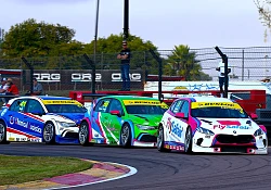 CLR races the dream at Zwartkops